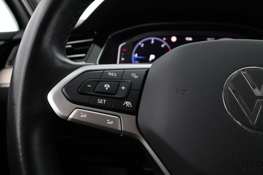 VOLKSWAGEN Passat 2021