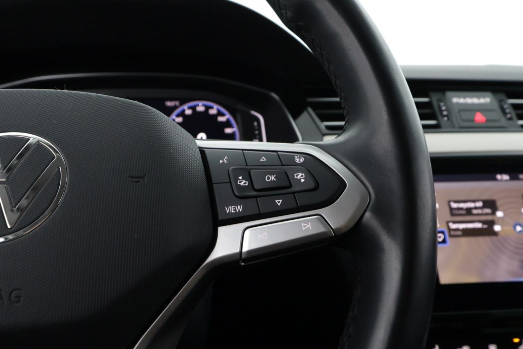 VOLKSWAGEN Passat 2021