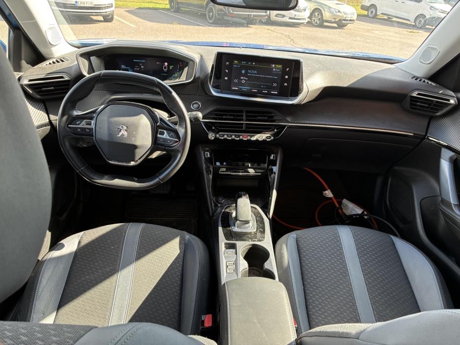 PEUGEOT e-2008 2021