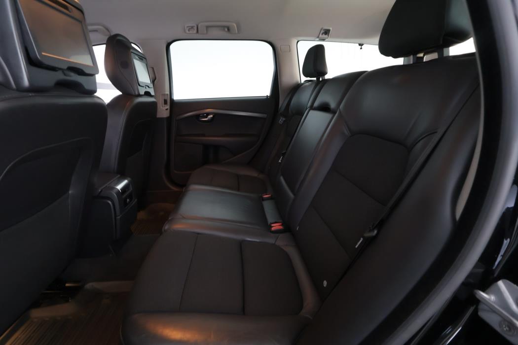 VOLVO V70 2015