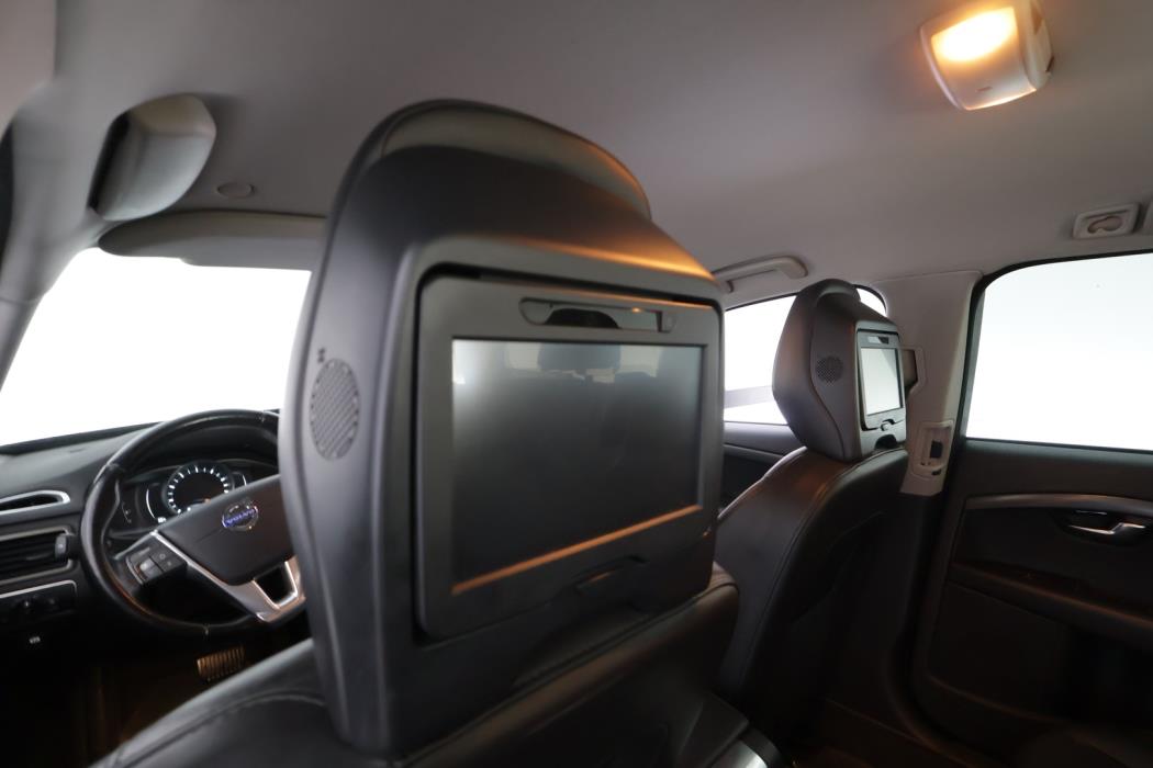 VOLVO V70 2015