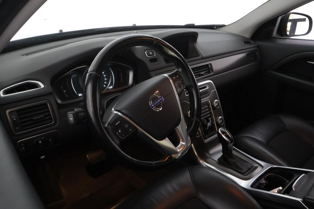 VOLVO V70 2015