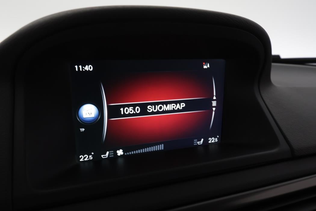 VOLVO V70 2015