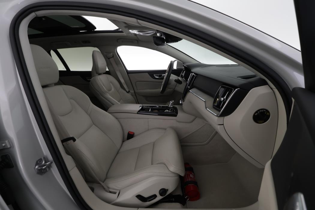 VOLVO V60 2019