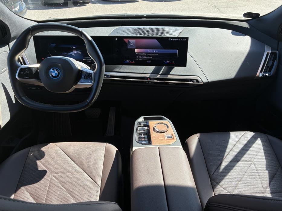 BMW iX 2023