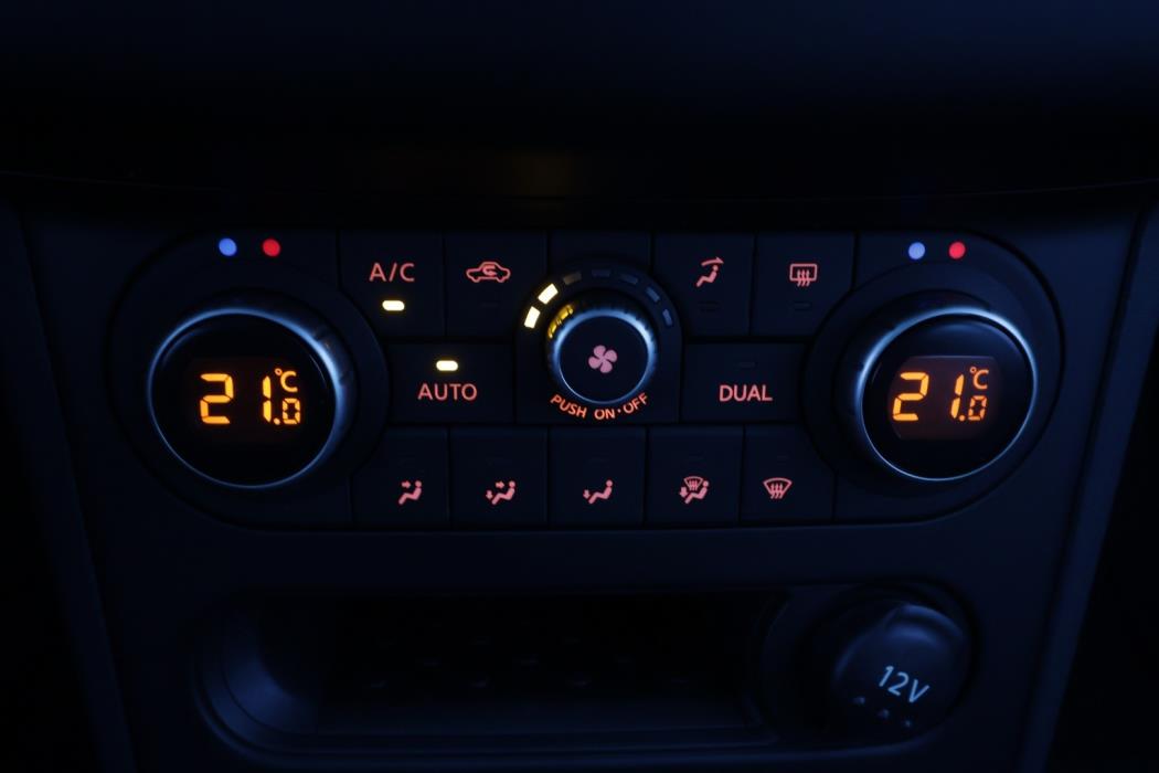 NISSAN Qashqai 2011