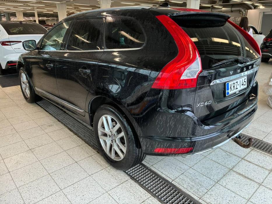 VOLVO XC60 2017