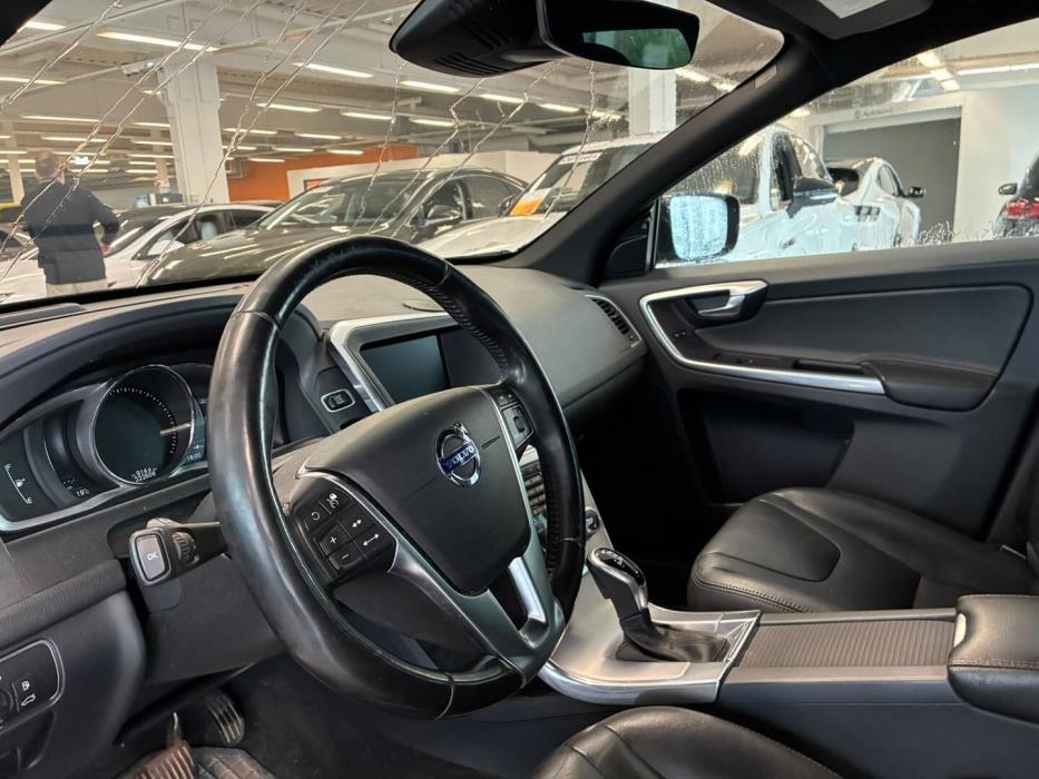 VOLVO XC60 2017