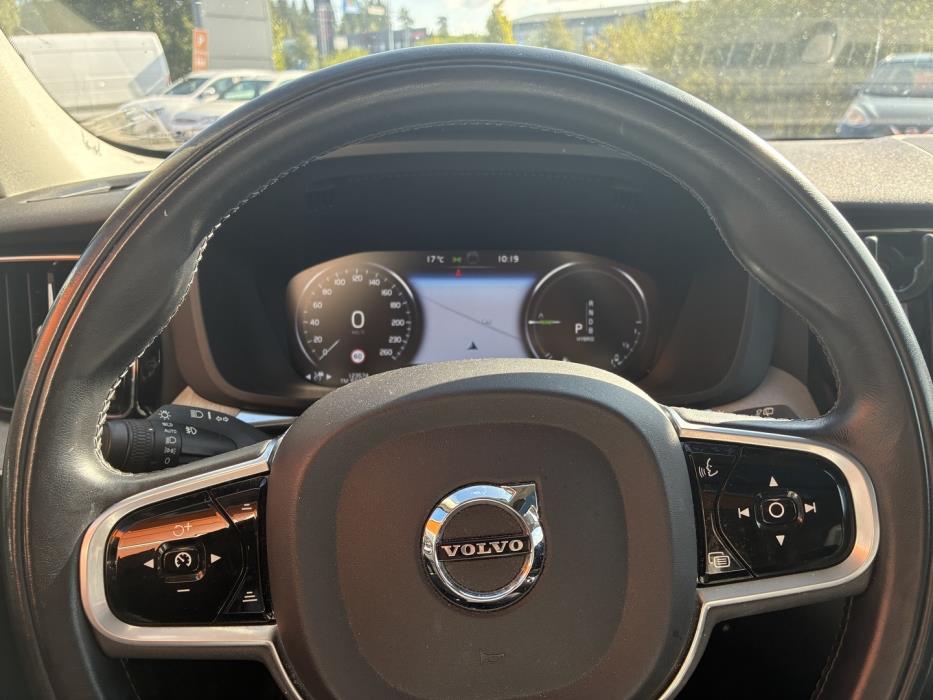 VOLVO XC60 2018