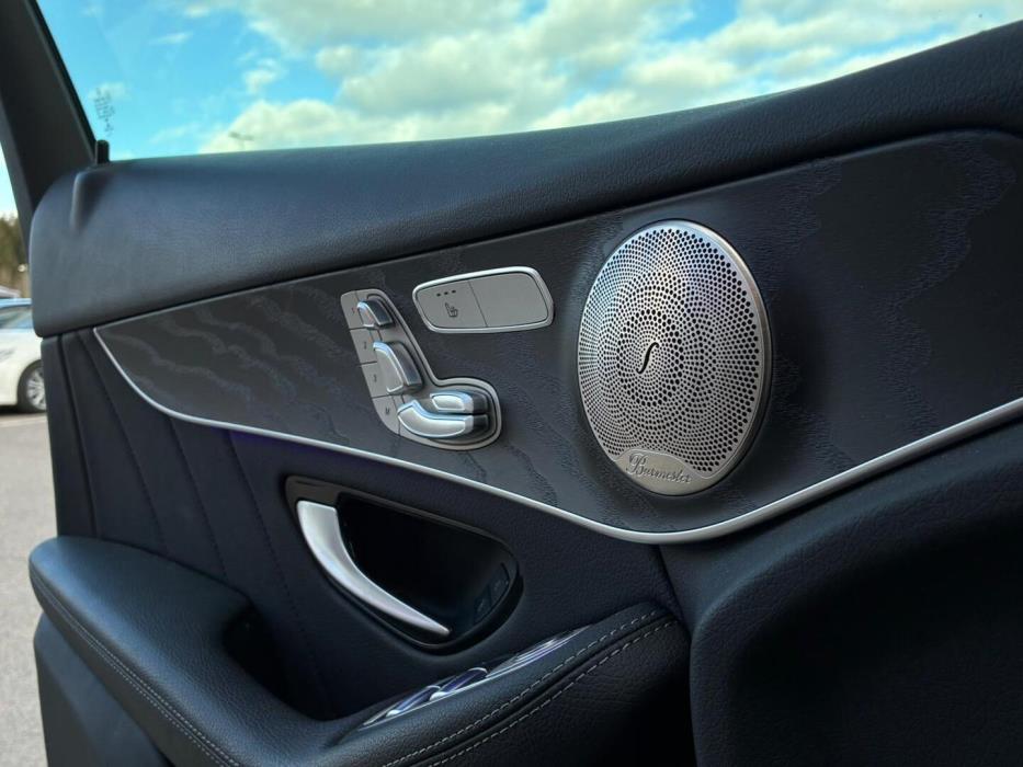 MERCEDES-BENZ GLC 2021