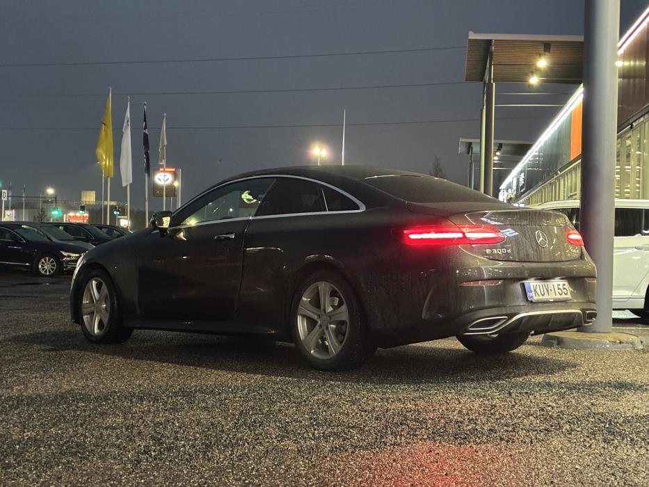 MERCEDES-BENZ E 2023