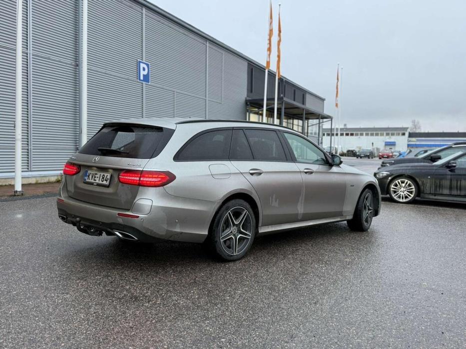 MERCEDES-BENZ E 2021