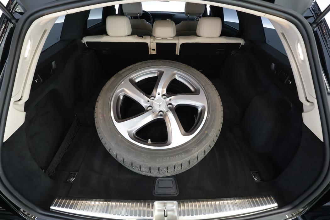 MERCEDES-BENZ E 2019