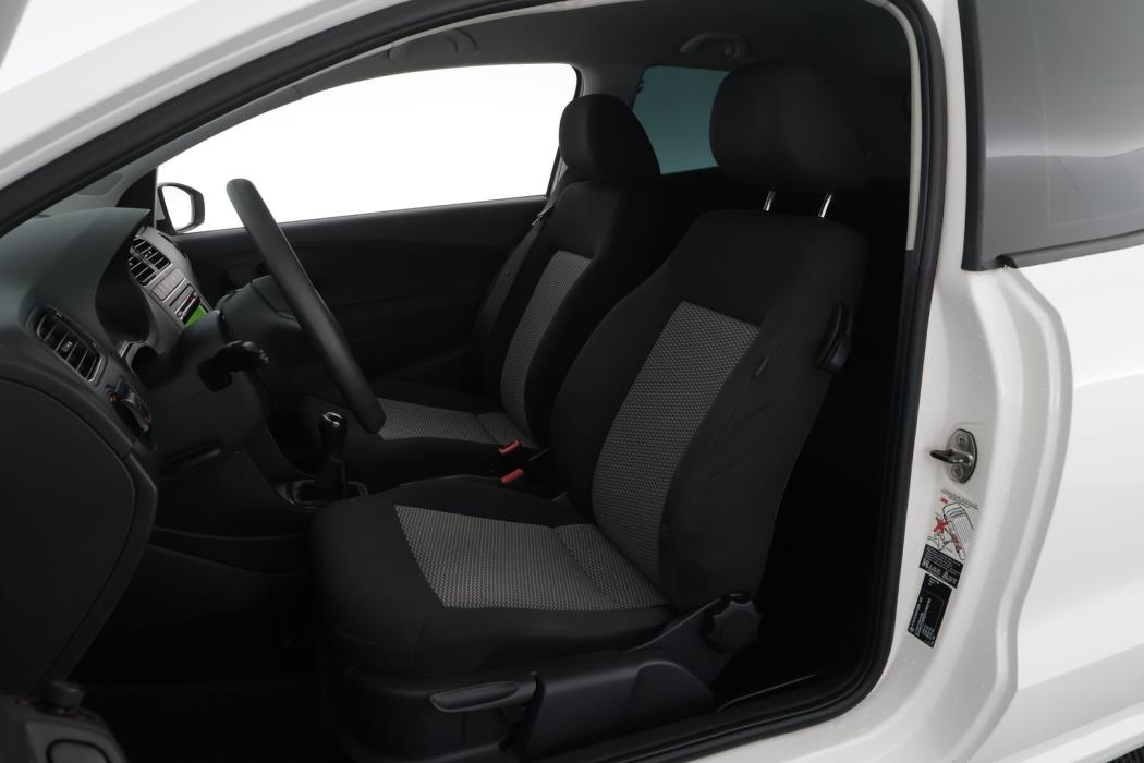 VOLKSWAGEN Polo 2014