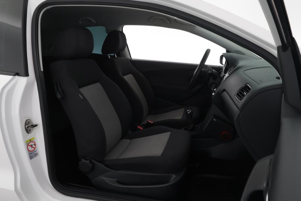 VOLKSWAGEN Polo 2014