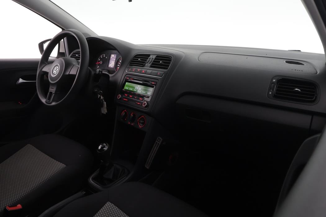 VOLKSWAGEN Polo 2014