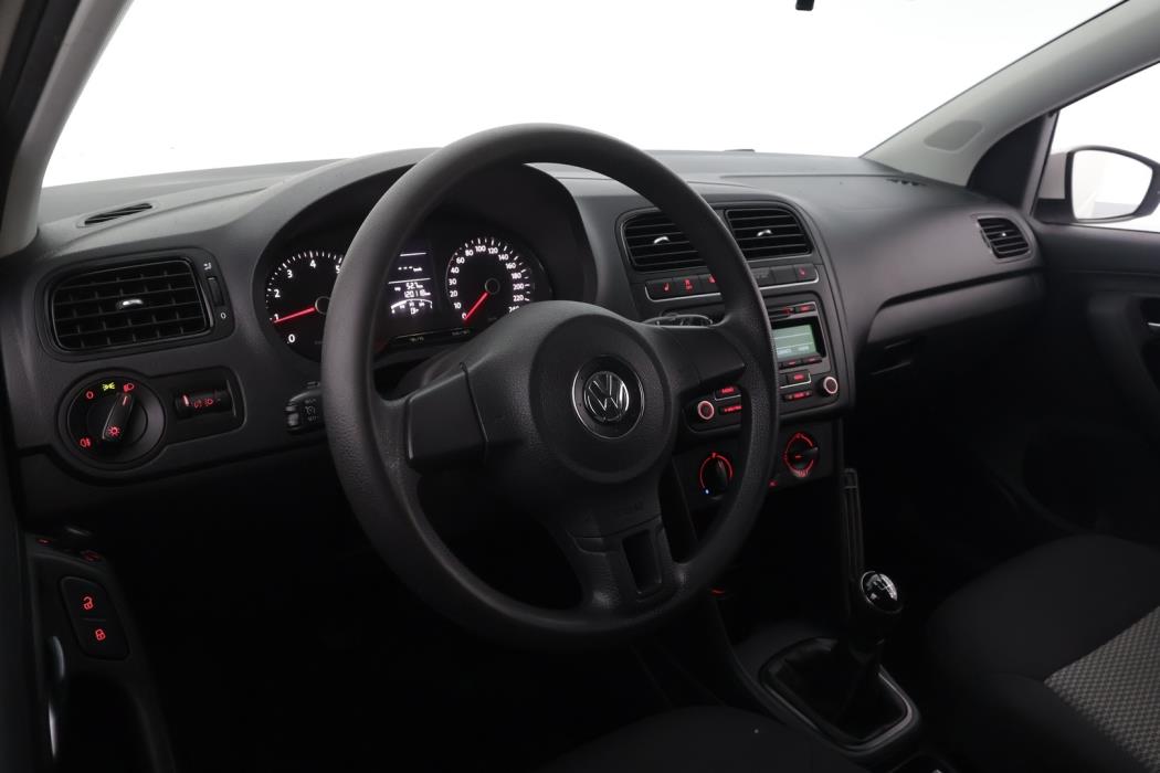 VOLKSWAGEN Polo 2014