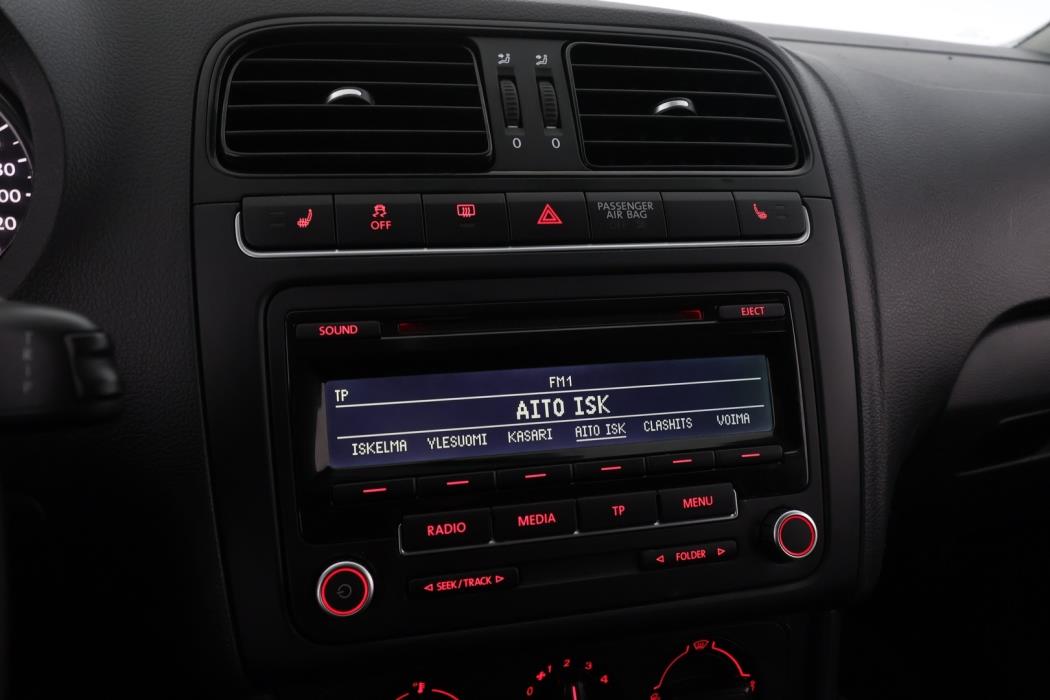 VOLKSWAGEN Polo 2014