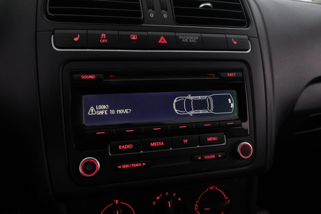 VOLKSWAGEN Polo 2014