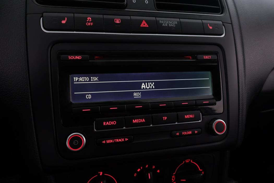 VOLKSWAGEN Polo 2014