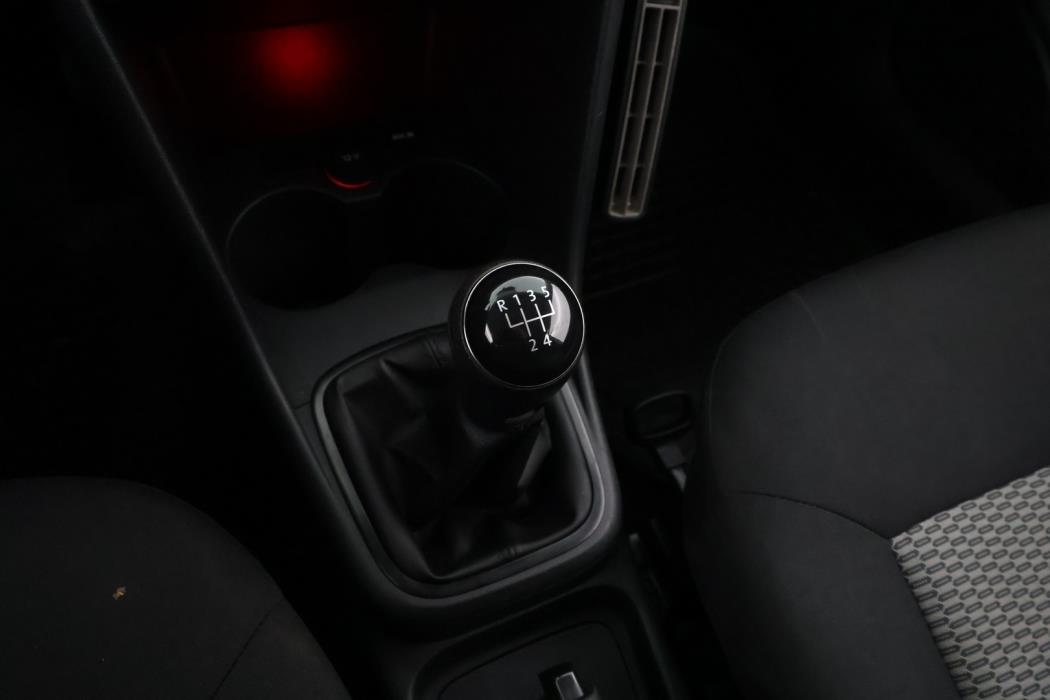 VOLKSWAGEN Polo 2014