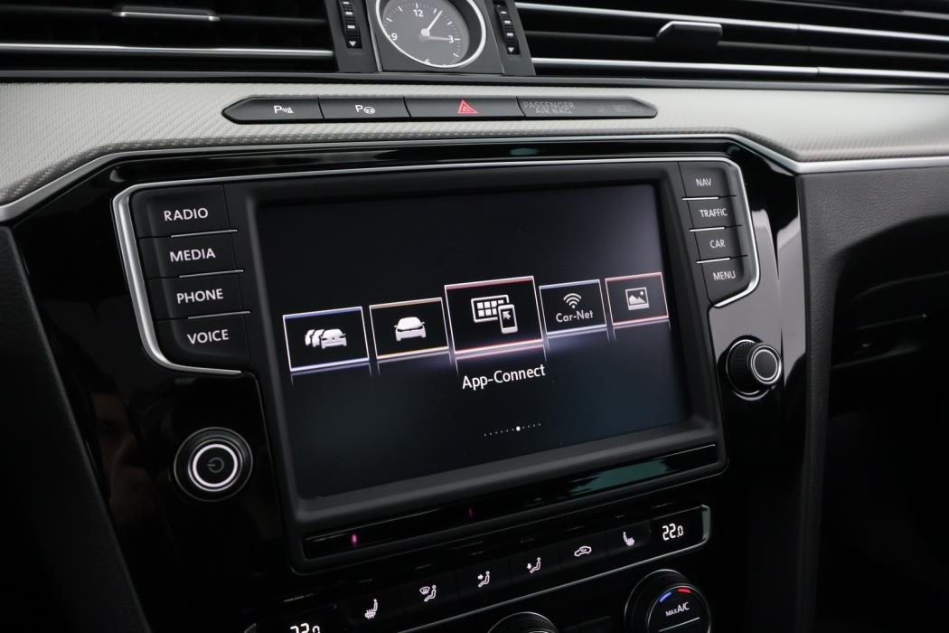 VOLKSWAGEN Passat 2016