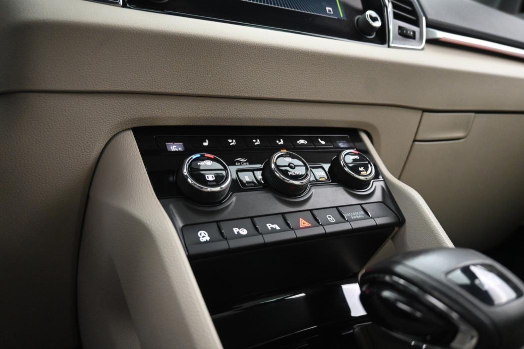 SKODA Karoq 2019