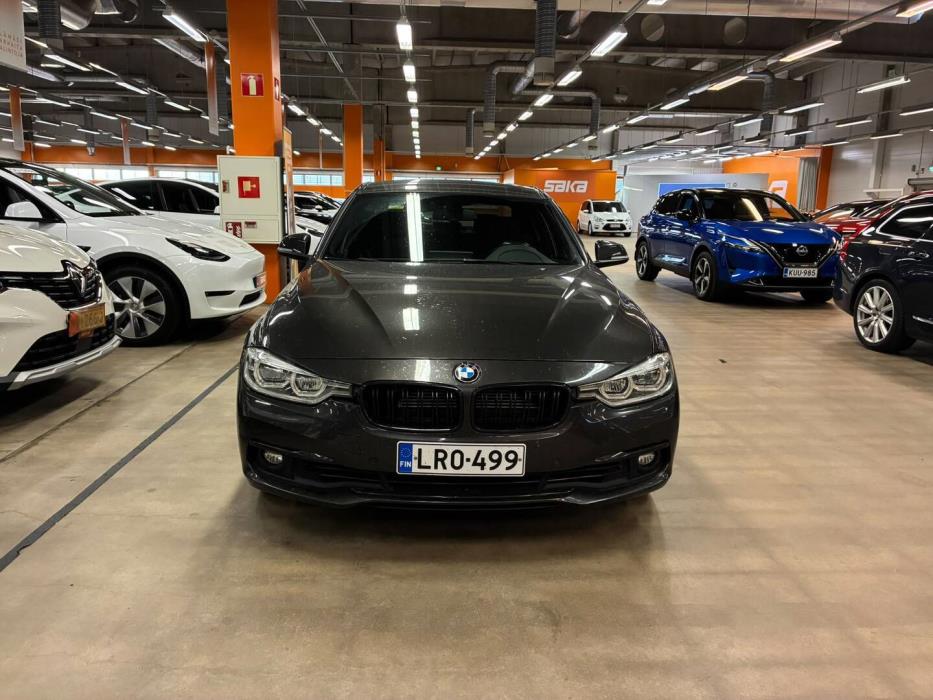 BMW 330 2017