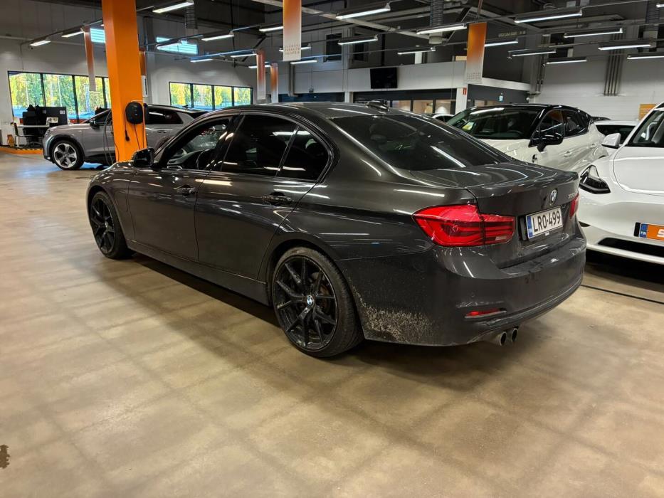 BMW 330 2017