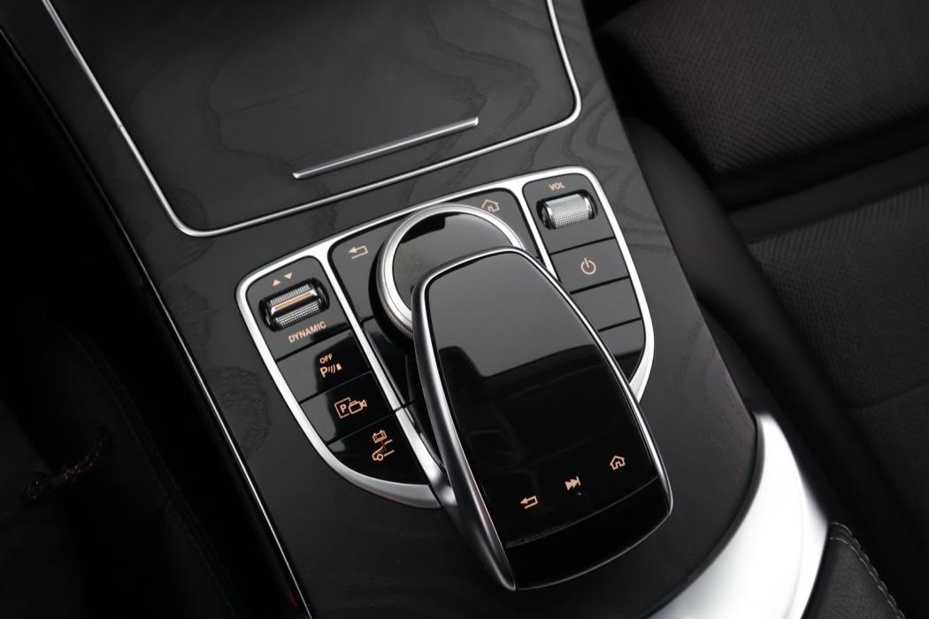 MERCEDES-BENZ C 2021