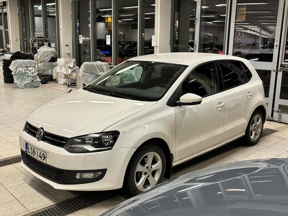 VOLKSWAGEN Polo 2013