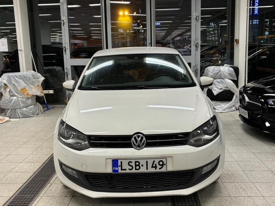 VOLKSWAGEN Polo 2013