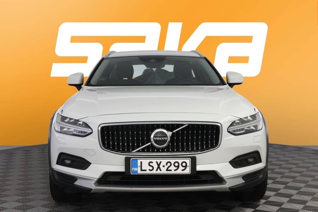 VOLVO V90 Cross Country 2021