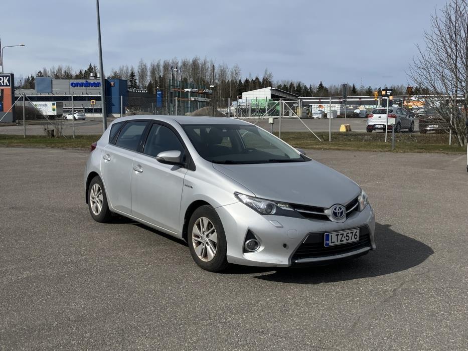 TOYOTA Auris 2013