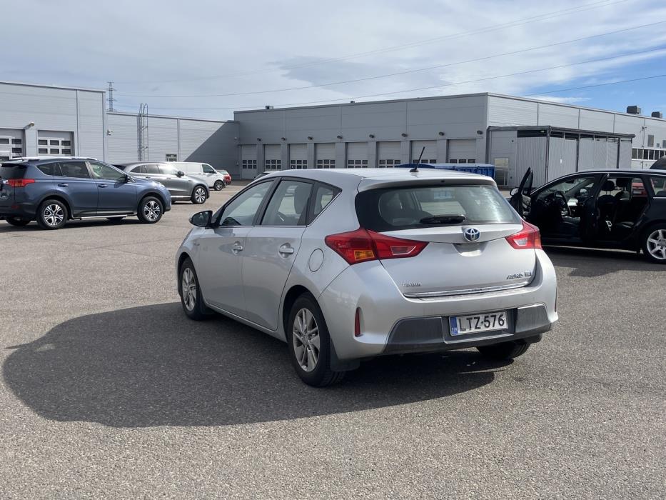 TOYOTA Auris 2013