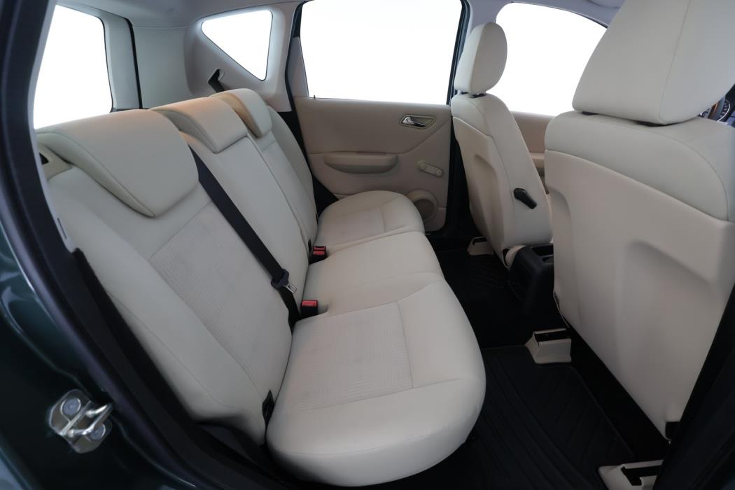MERCEDES-BENZ A 2010