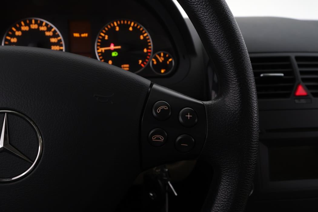 MERCEDES-BENZ A 2010