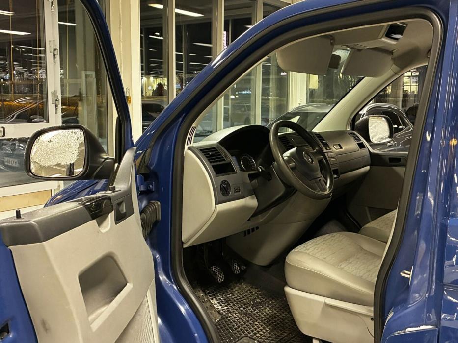 VOLKSWAGEN Transporter 2011