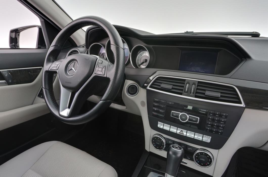 MERCEDES-BENZ C 2012