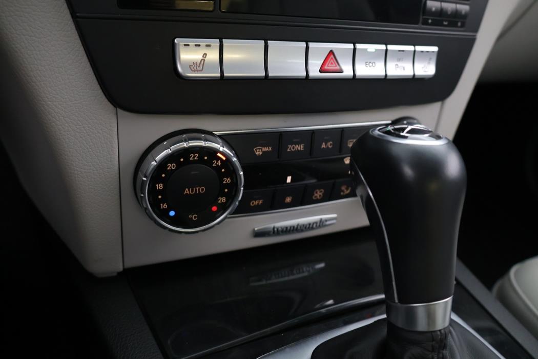 MERCEDES-BENZ C 2012