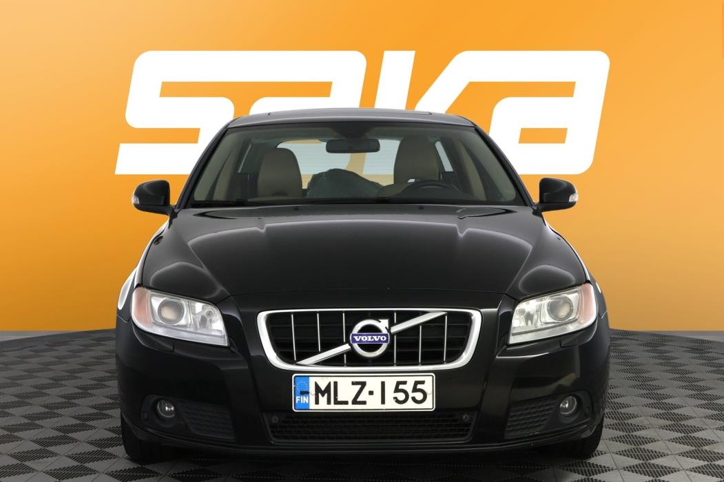 VOLVO V70 2011