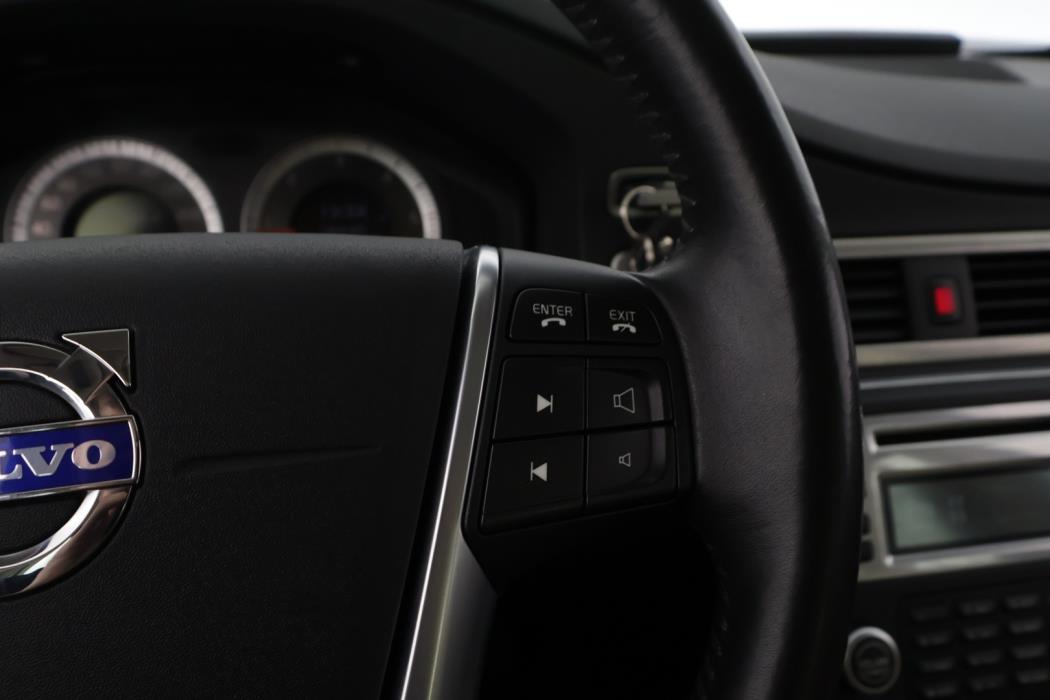 VOLVO V70 2011