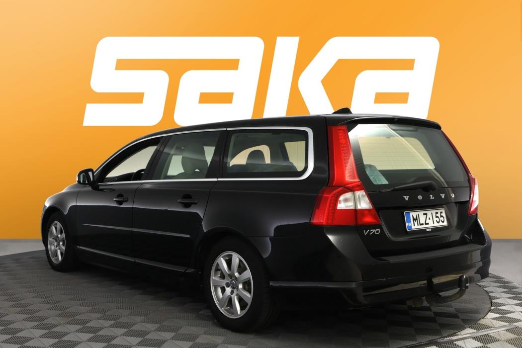VOLVO V70 2011