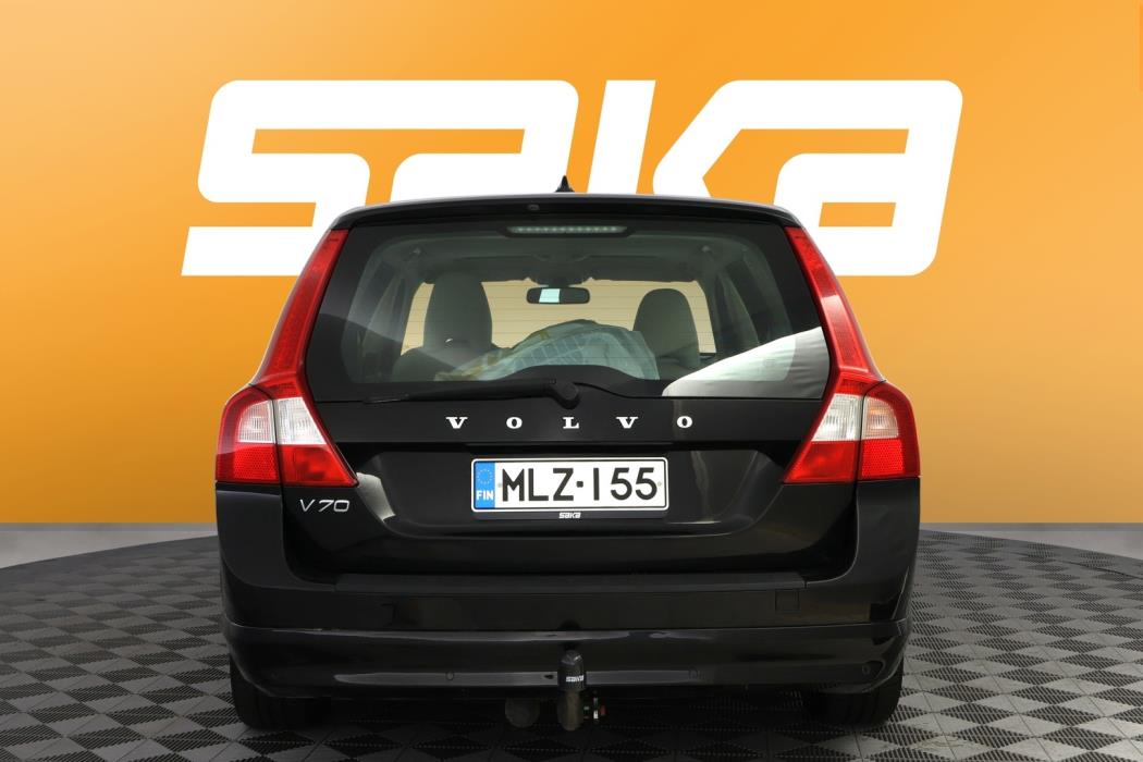 VOLVO V70 2011