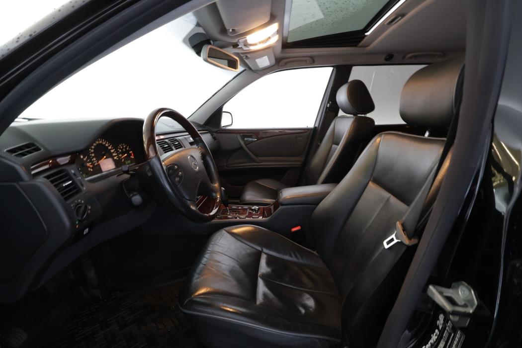 MERCEDES-BENZ E 2001
