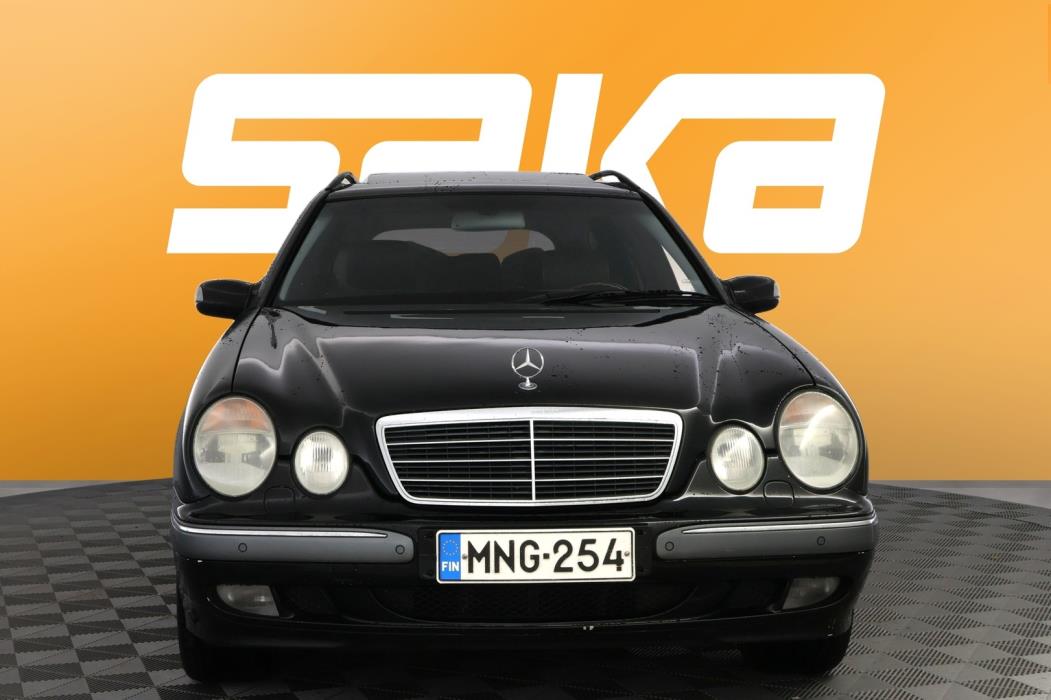 MERCEDES-BENZ E 2001