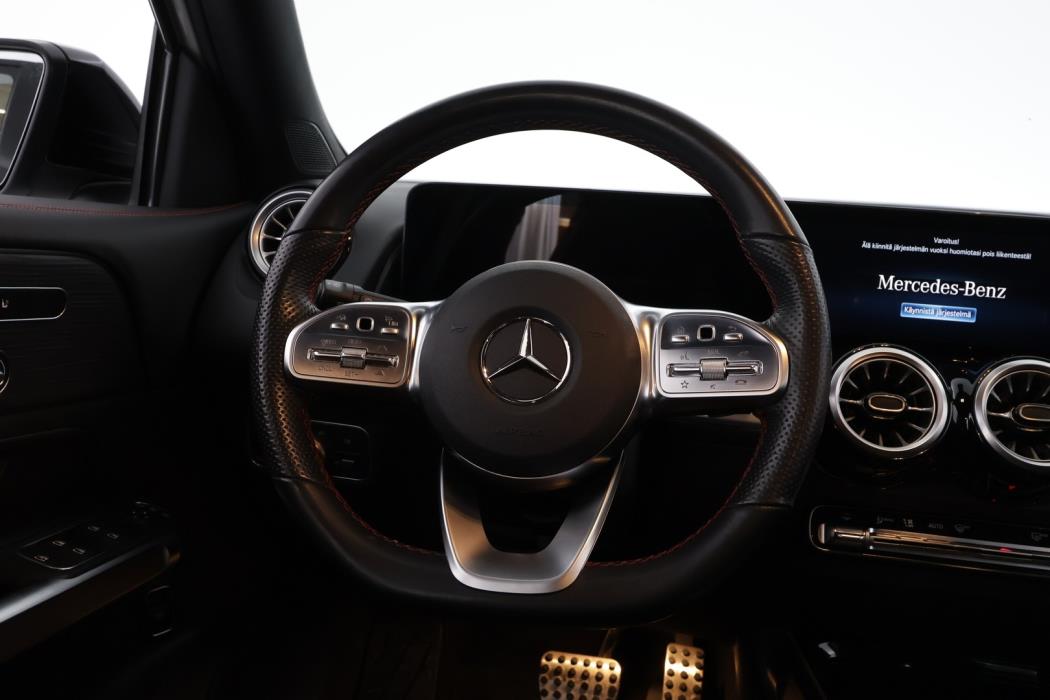 MERCEDES-BENZ GLB 2023