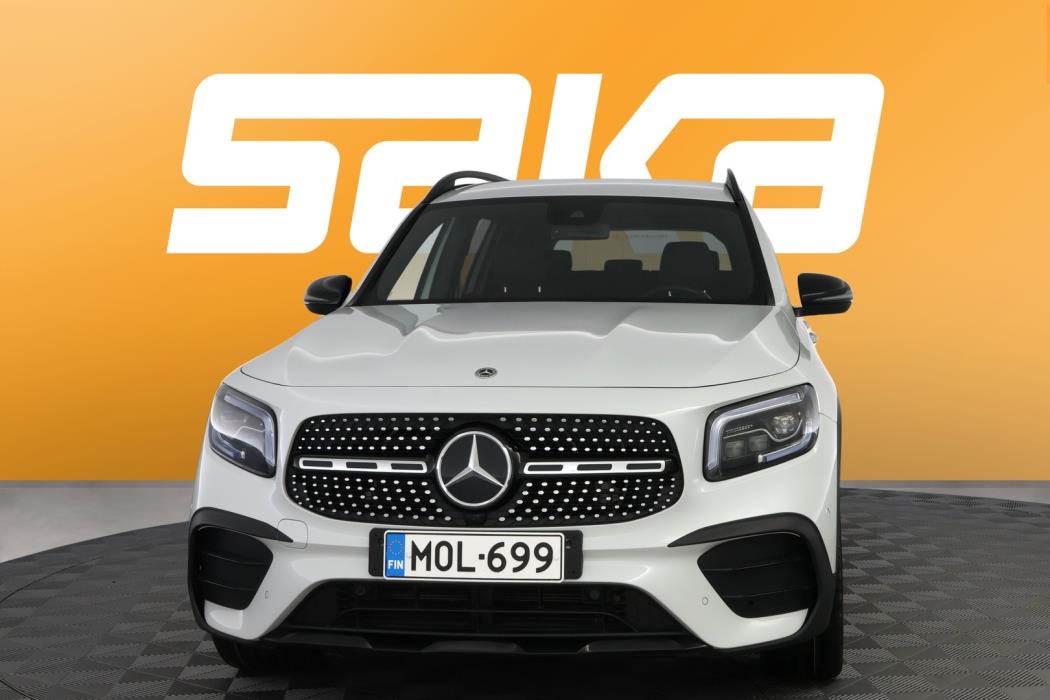 MERCEDES-BENZ GLB 2023