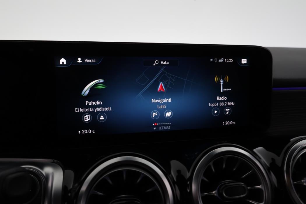 MERCEDES-BENZ GLB 2023