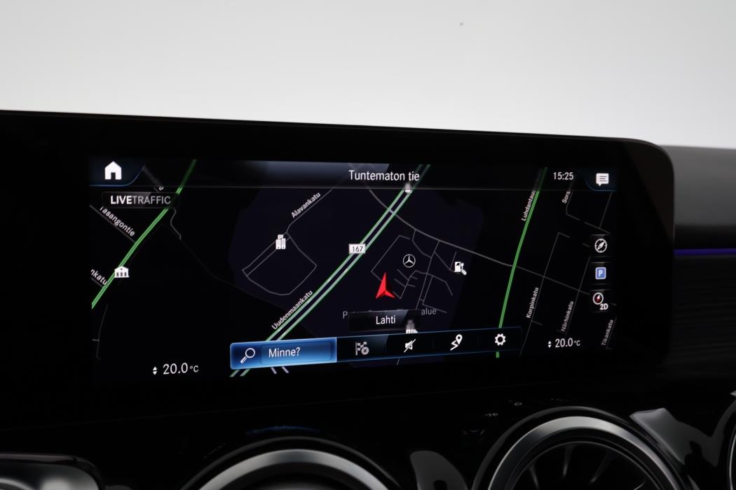 MERCEDES-BENZ GLB 2023